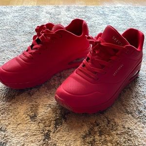 Sketchers memory foam sneakers